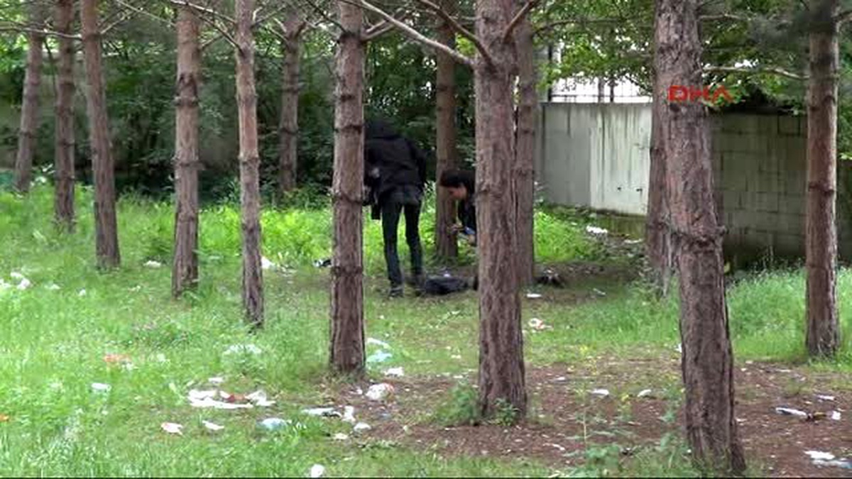 Bolu Öğretmenler 2 Metrelik Kapıdan Atlayarak Okula Gidiyor