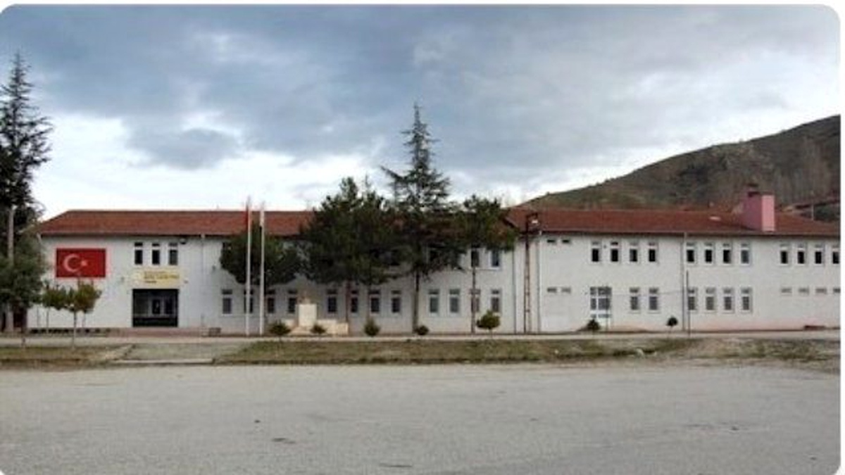 Bozüyük Şehit Zafer İpek Anadolu Lisesi Kademeli Olarak Kapatılacak