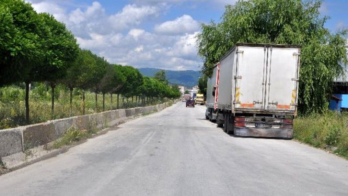 Bozüyük\'te Laz Ahmet Caddesine Park Yasağı Geliyor