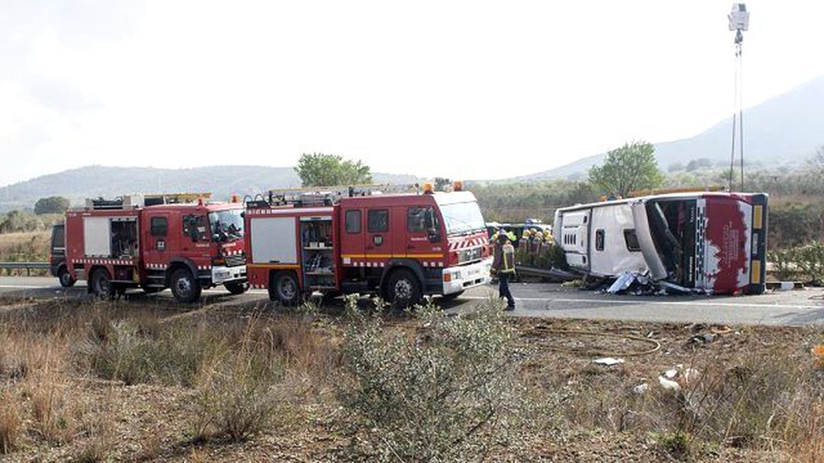 Brezilya\'da Otobüs Devrildi: 16 Ölü