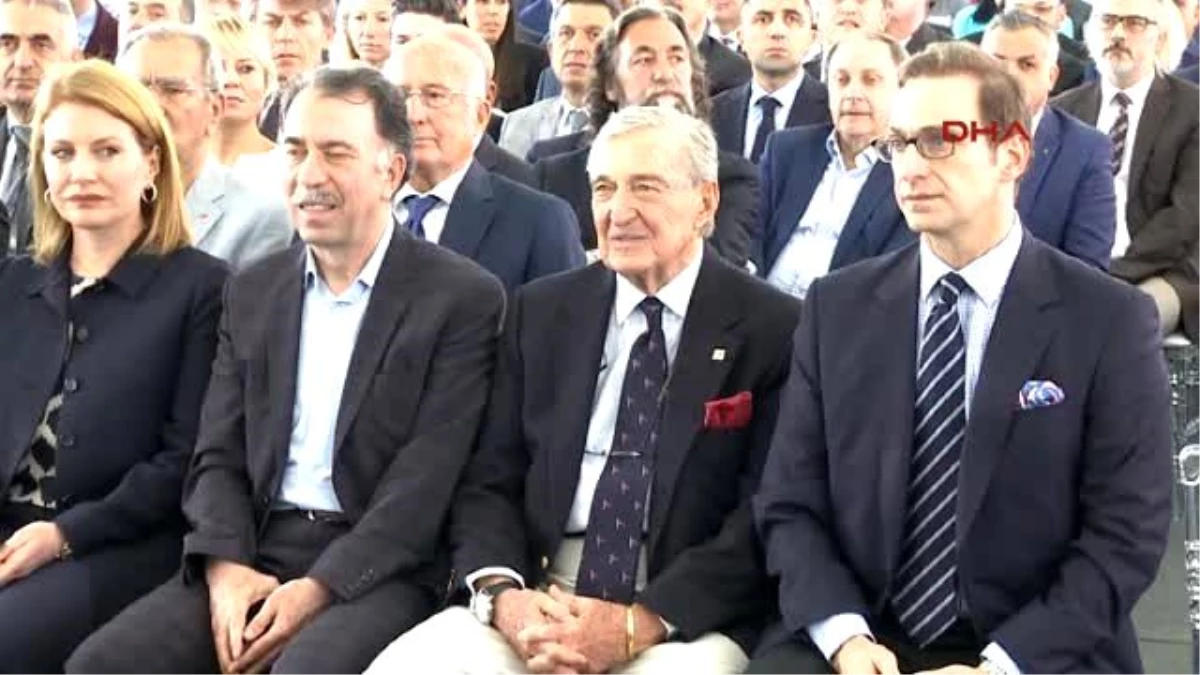 Bursa\'da, Mustafa V. Koç Spor Salonu Törenle Açıldı