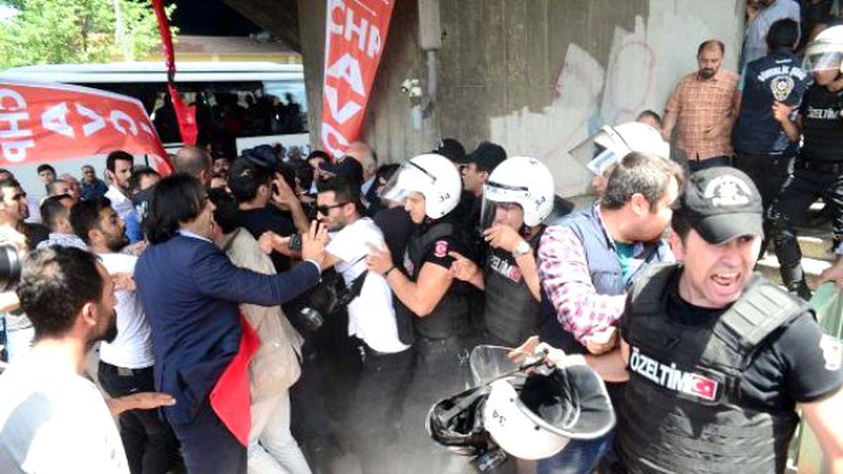 CHP İl Başkanlığı Tarafından Düzenlenen Eylem Sonrası Arbede