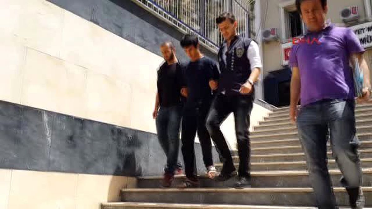 Dedikodu Yüzünden Arkadaşını Öldürmüş