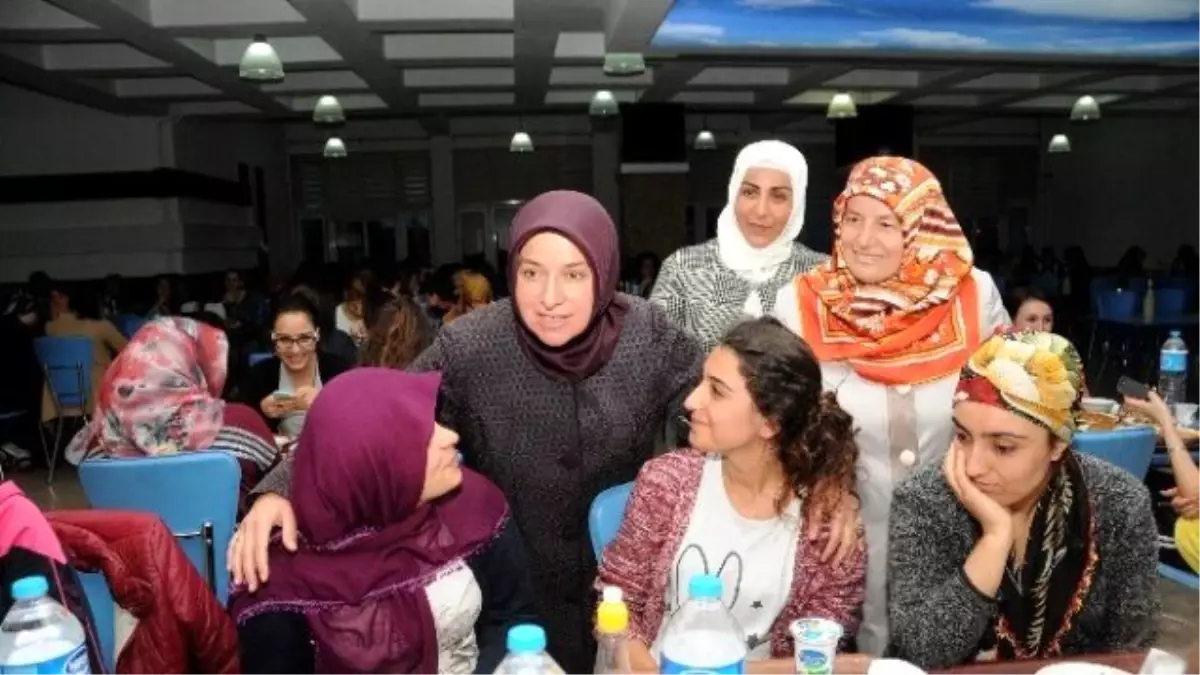 Hatice Külcü Kyk\'da Öğrencilerle, Kardeş Sofrasında Buluştu