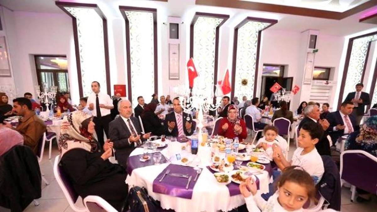 Hava Er Eğitim Tugay ve Garnizon Komutanlığı\'ndan Şehit Yakınları ve Gazilere İftar