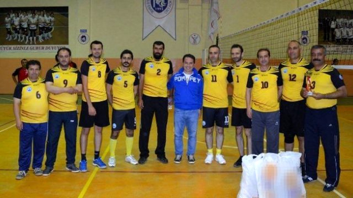 Hüyük\'te Voleybol Turnuvası Sona Erdi