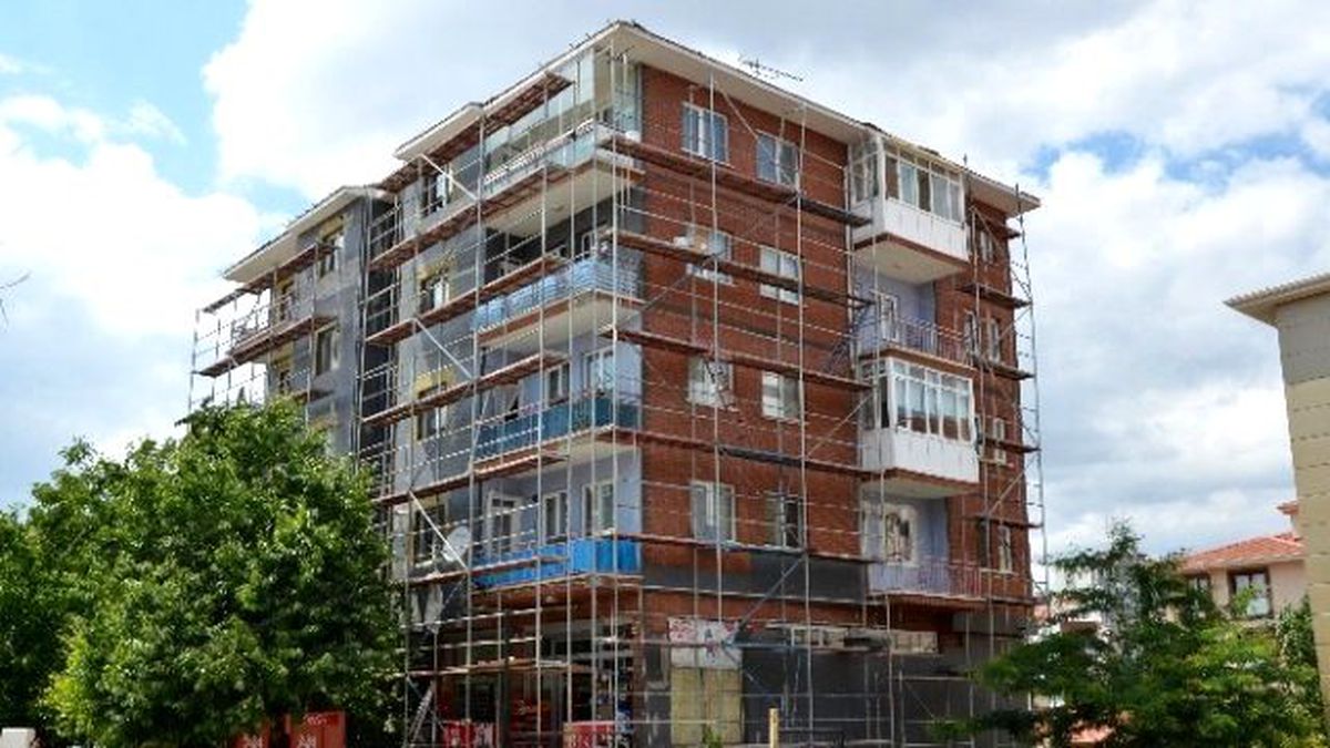 İnşaattan Düşen İşçi Ağır Yaralandı