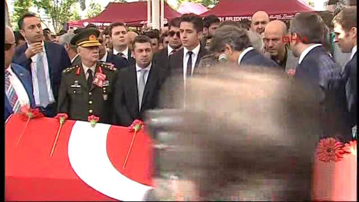 Kılıçdaroğlu\'nun Önüne Kurşun Atan Kişi Şehidin Dayısı Çıktı
