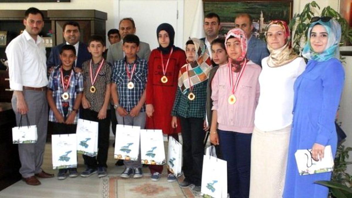 Kırekın Başarılı Öğrencileri Ödüllendirdi