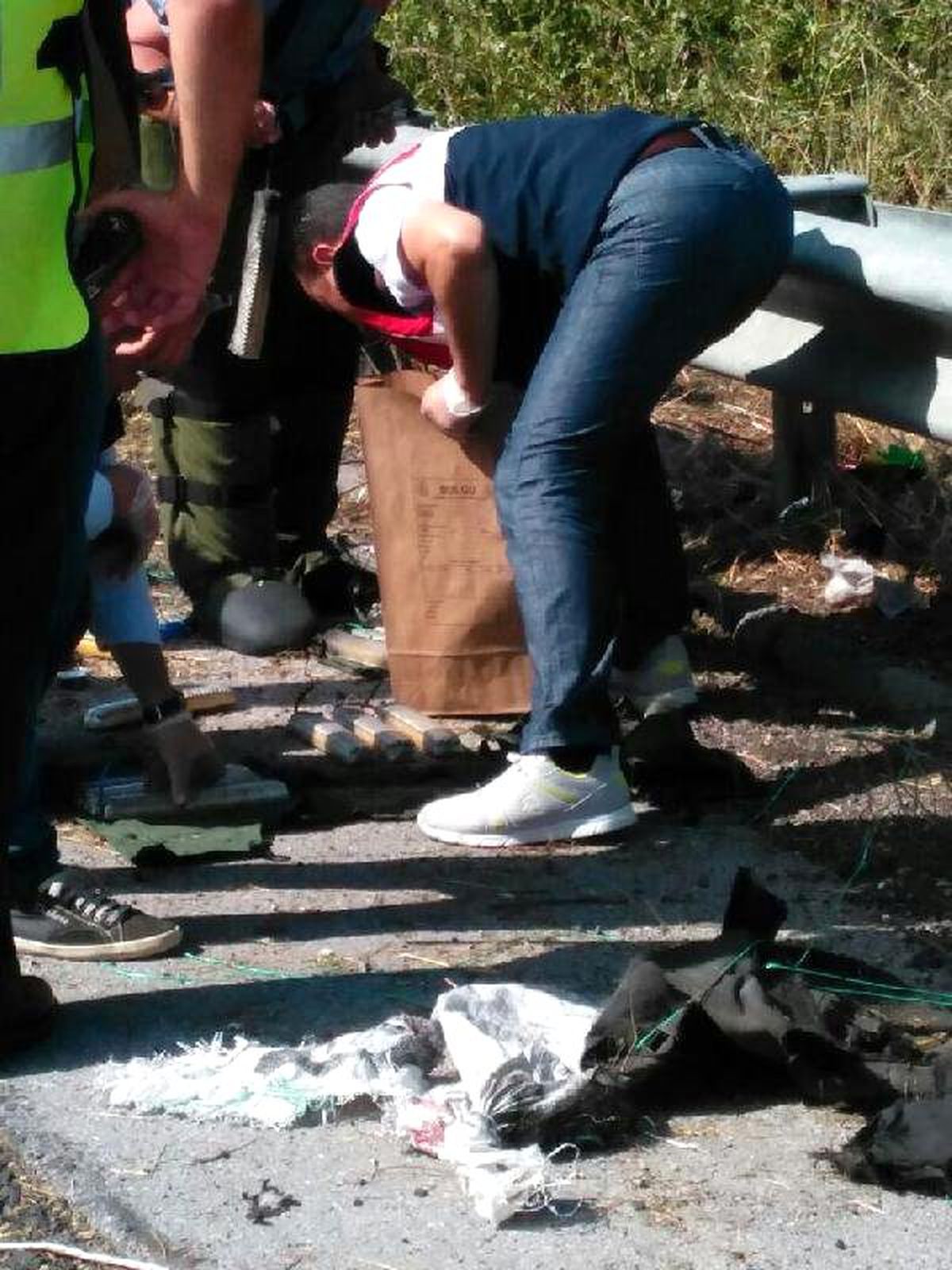 Mersin TEM\'de 2 Canlı Bomba Yeleği Bulundu