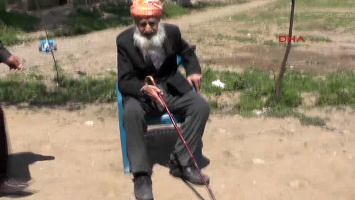 Zübeyir Dede Torununun Torunları ile Geziyor