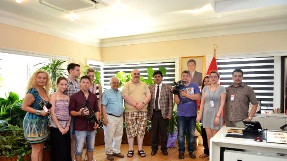 Romen Gazeteciler Başkan Gül\'ü Ziyaret Etti