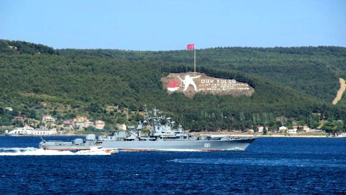 Rus Gemileri Boğazdan Peş Peşe Geçti
