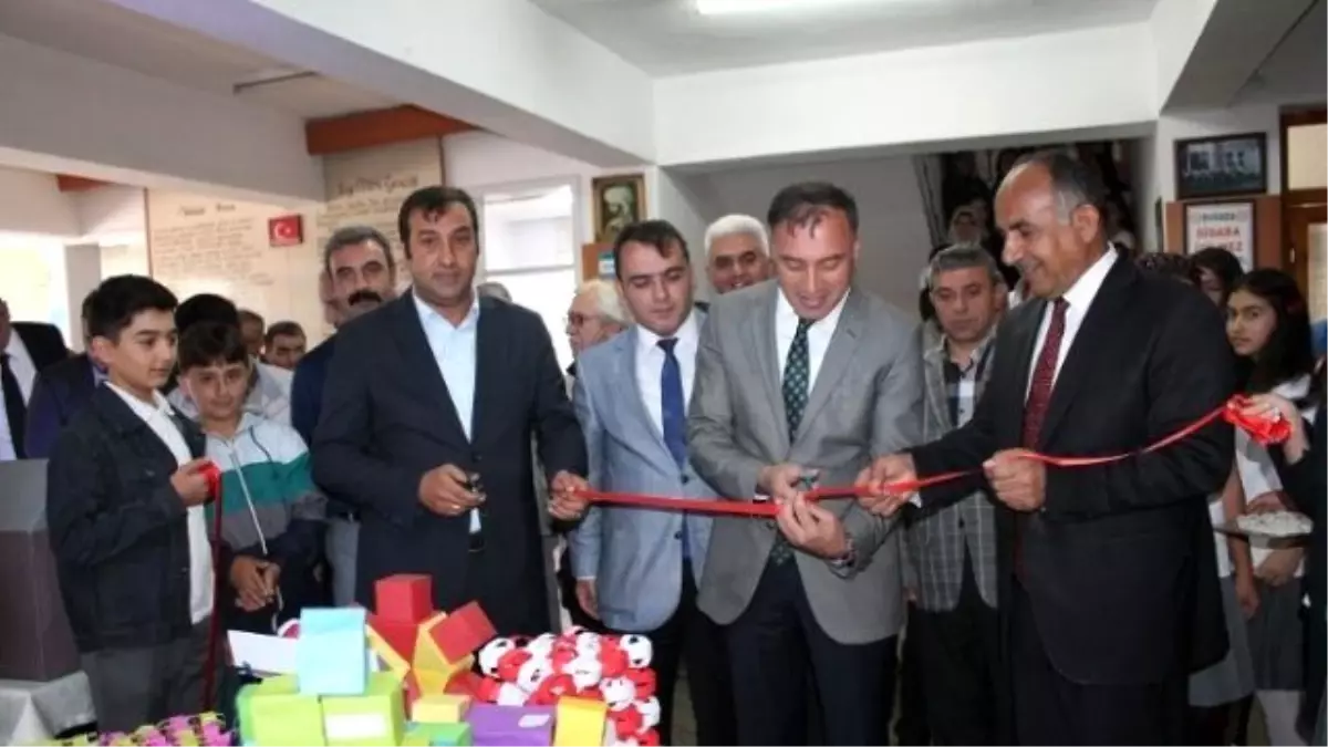 Sungurlu\'da Görsel Sanatlar Teknoloji ve Tasarım Sergisi