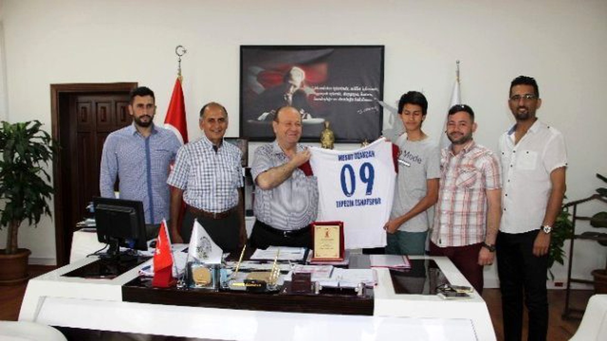 Tepecik Esnafspor Başkan Özakcan\'dan Spor Tesisi İstedi
