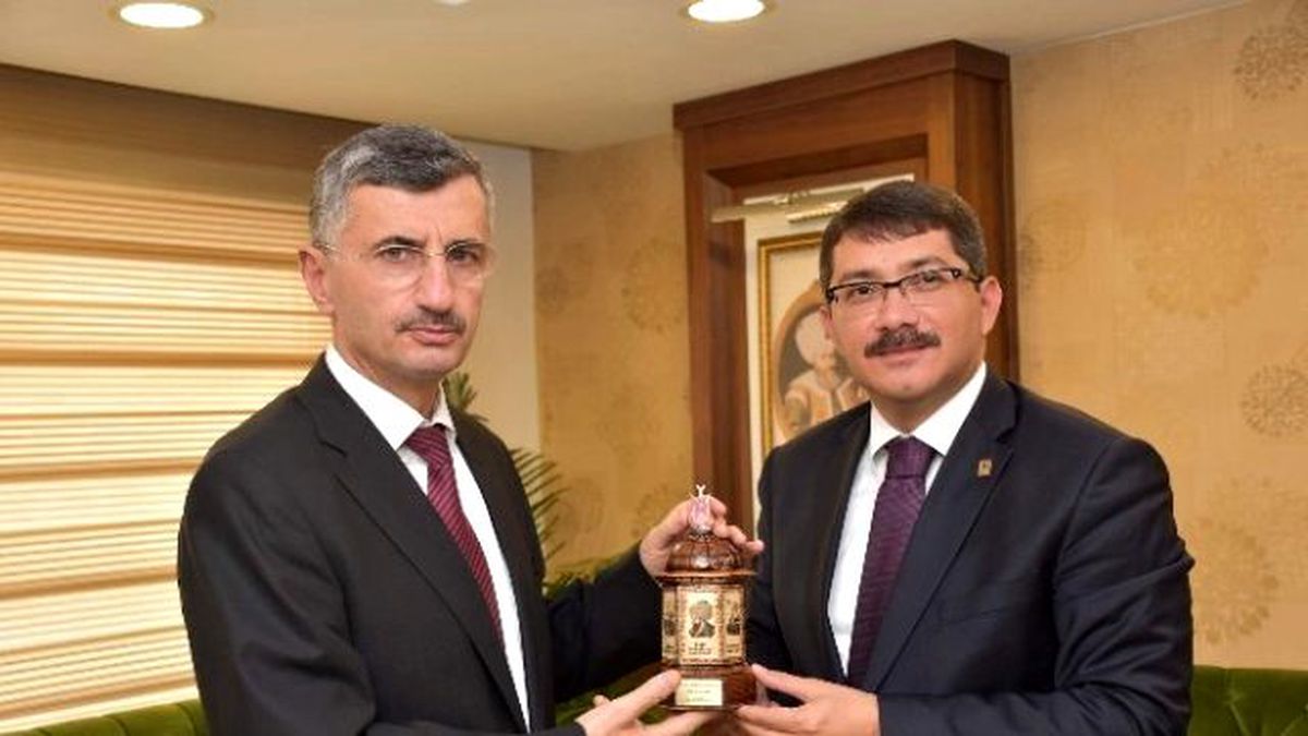 Vali Bektaş\'tan Başkan Çelik\'e Veda Ziyareti