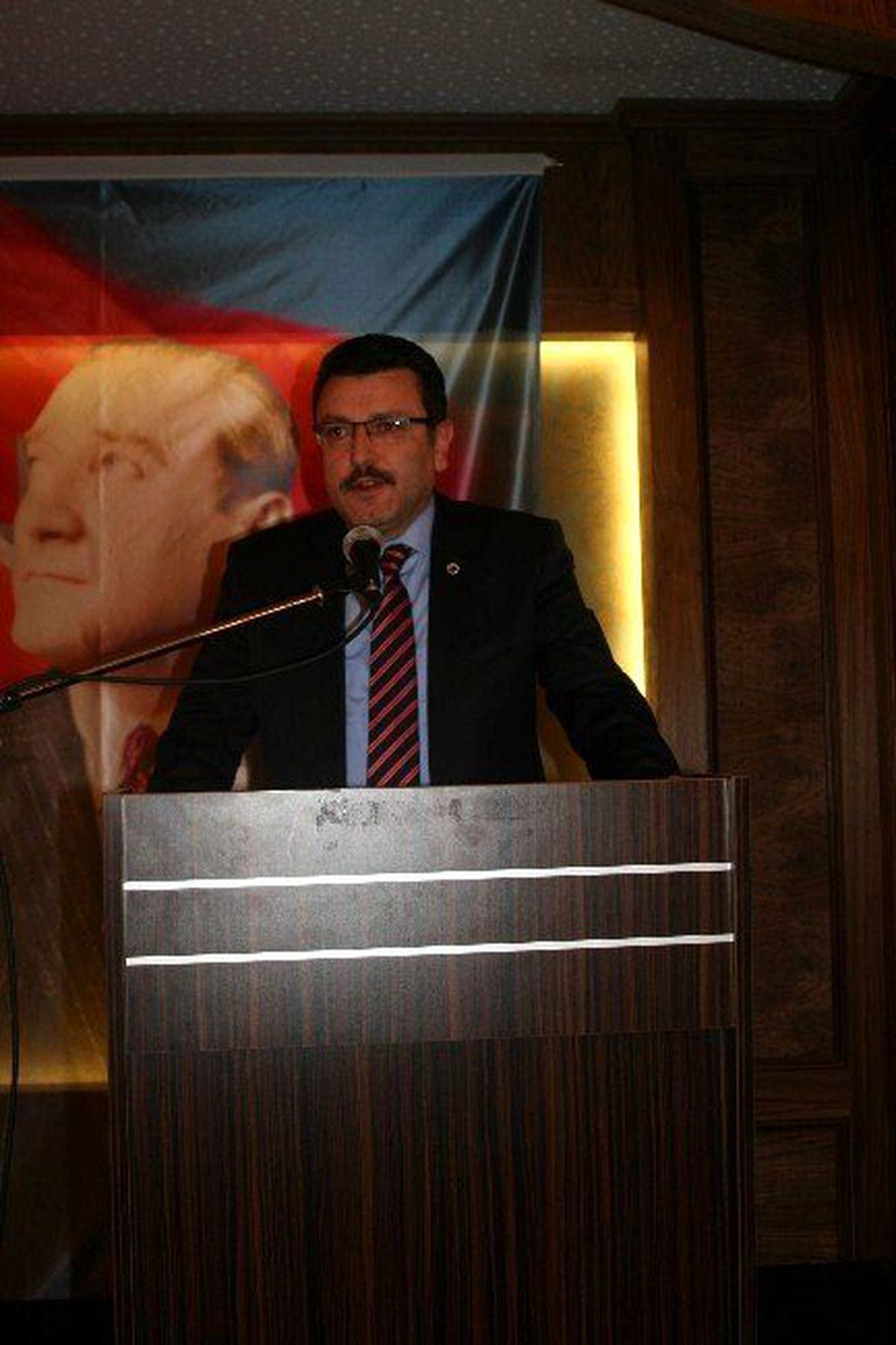 AK Parti\'nin Trabzon\'daki Kurucuları İftar Yemeğinde Bir Araya Geldi