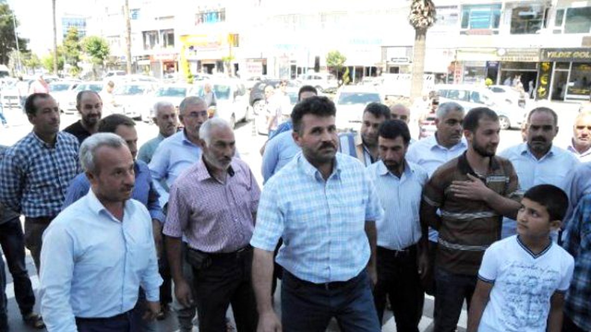 Altyapı Hizmeti Alamayan Mahalleli, Belediyeyi Protesto Etti