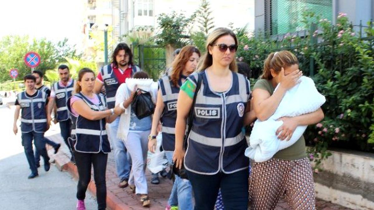 Antalya\'da Hırsızlık Şebekesi Çökertildi
