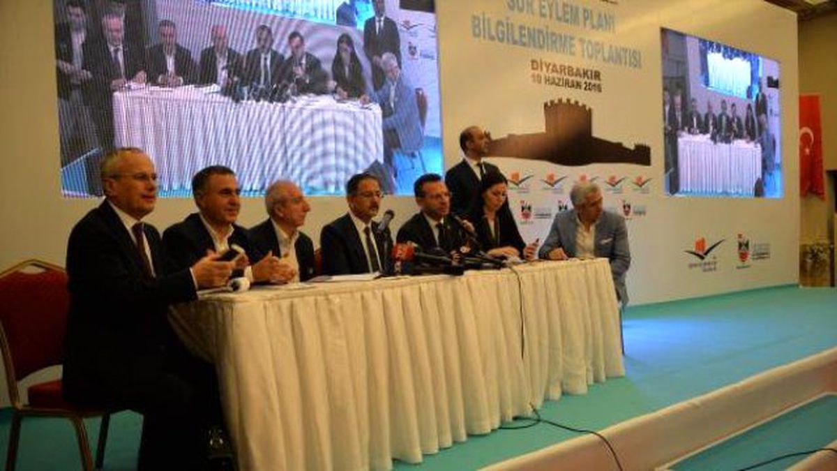 Bakan Özhaseki: Sur Mağdurlarına İstanbul\'da da Ev Verilebilir