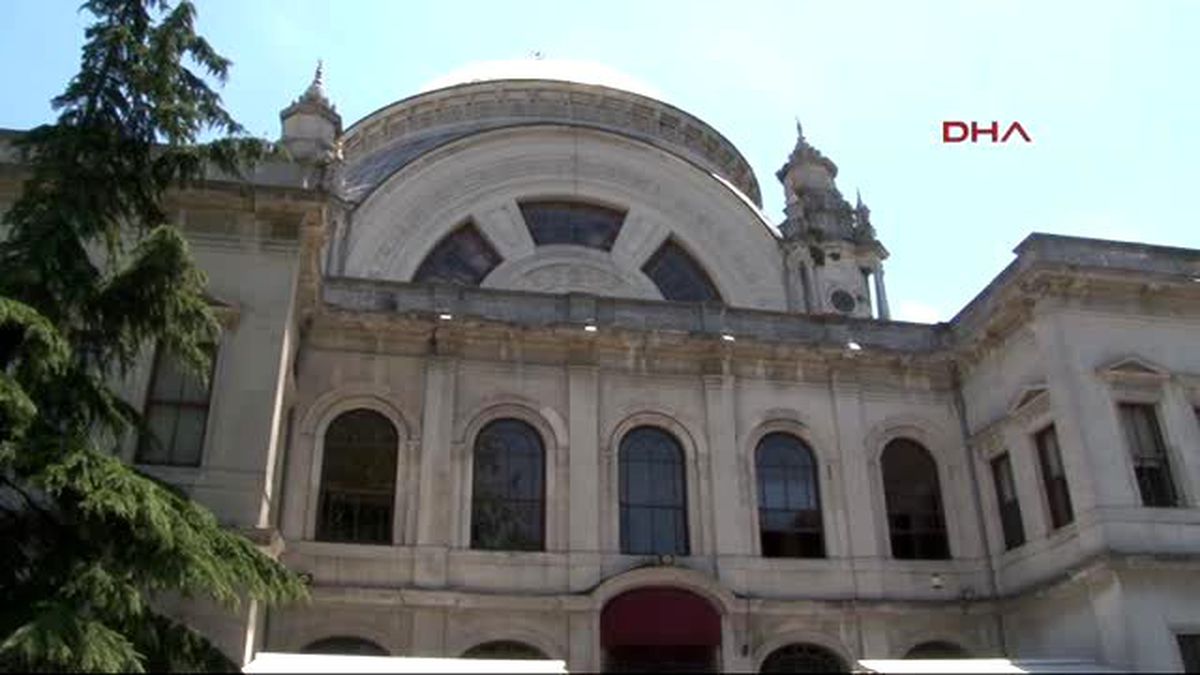 Başbakan Yıldırım Cuma Namazını Dolmabahçe Camii\'nde Kıldı