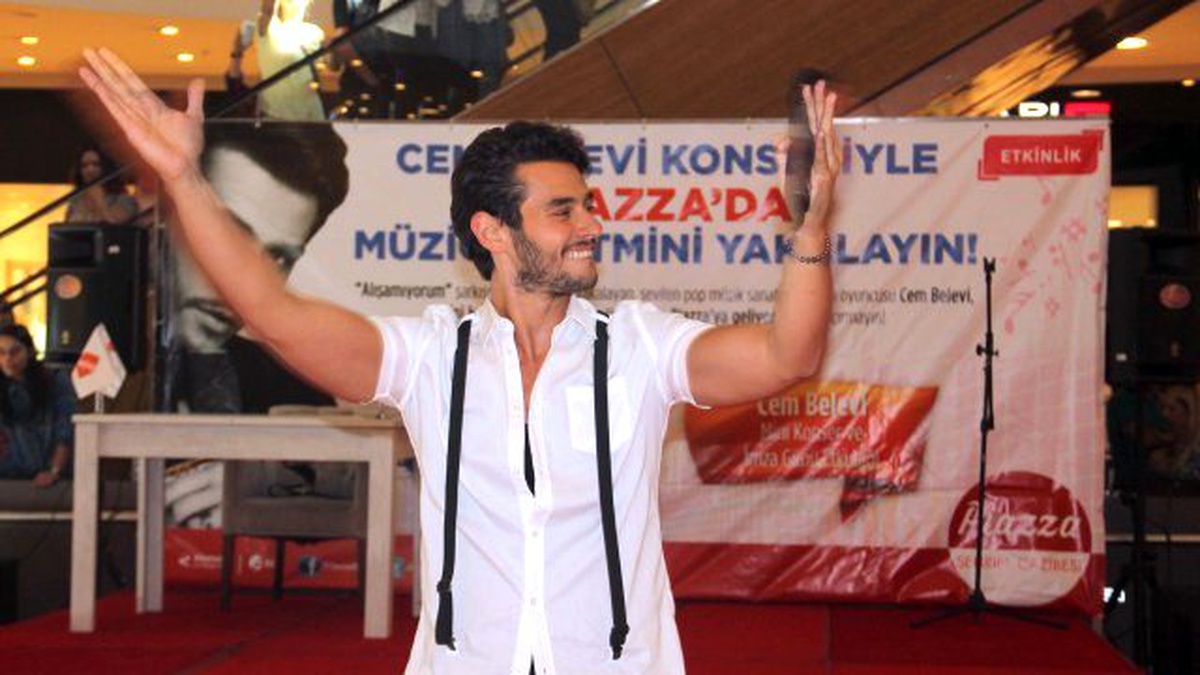 Cem Belevi "Rengarenk" ile ekranlara dönüyor