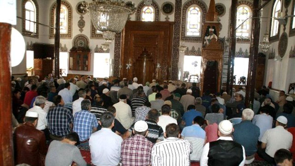 Devrek\'te Ramazan\'ın İlk Cumasına Yoğun İlgi