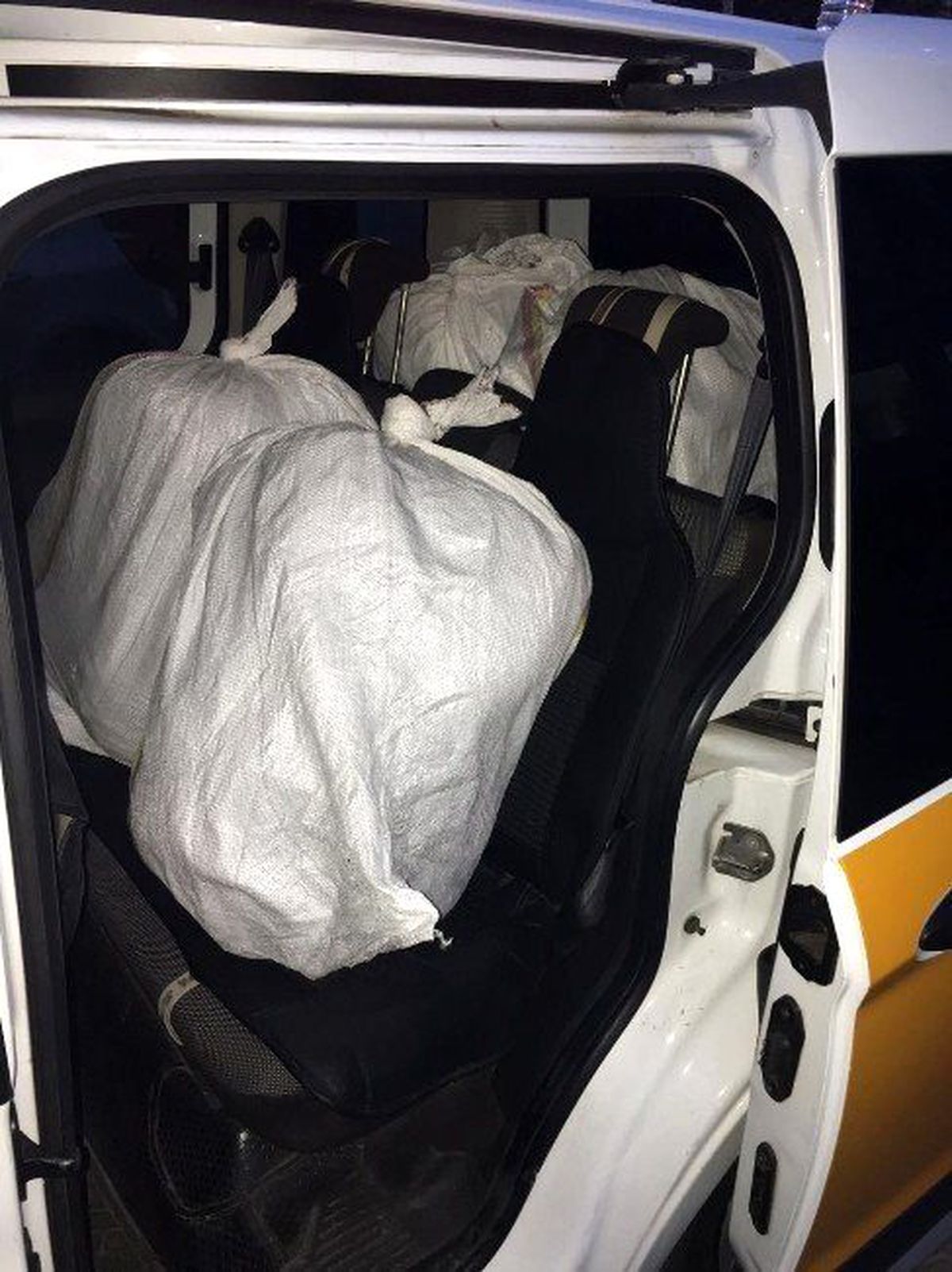 Diyarbakır\'daki Huzur Operasyonunda Aranan 21 Kişi Gözaltına Alındı