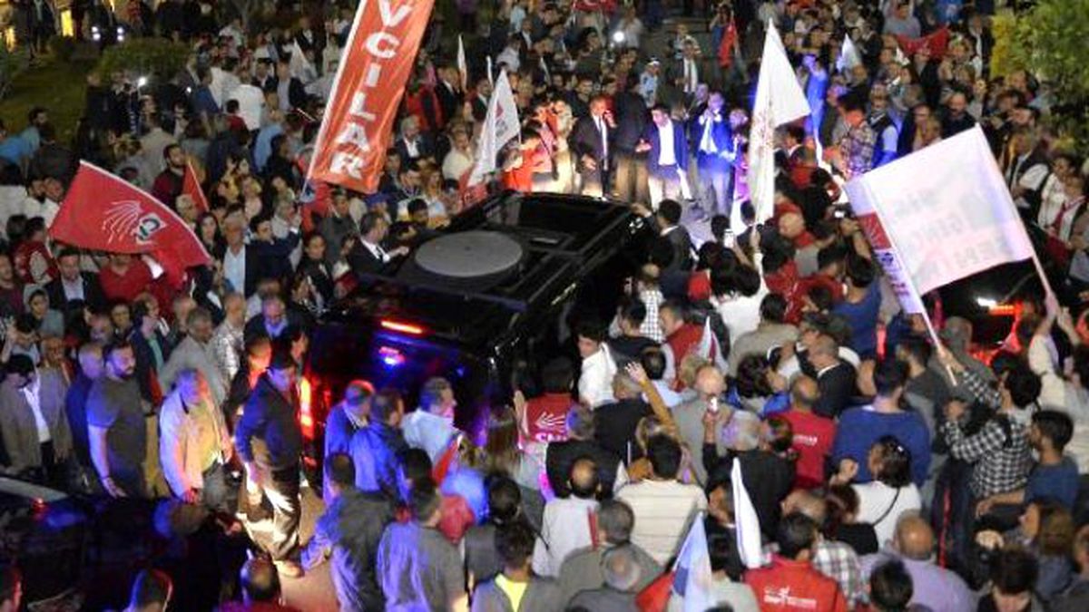 Ek Fotoğraflar//kılıçdaroğlu\'na İstanbul\'da Kalabalık Karşılama