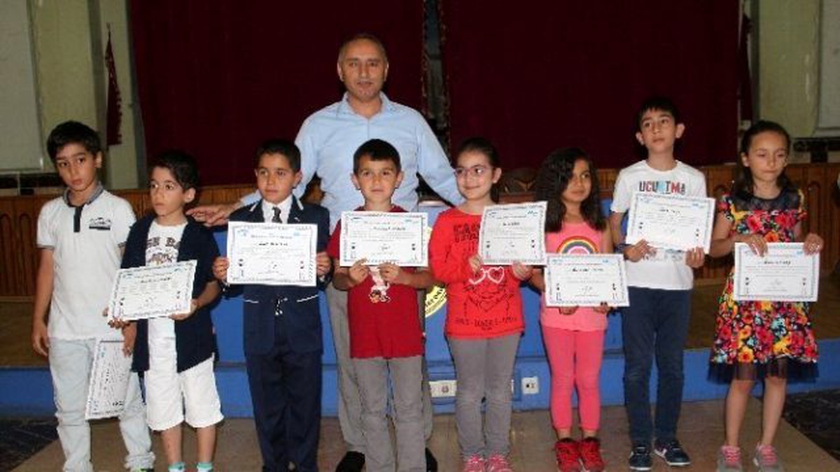 Elazığ\'da Öğrencilere Sosyal Güvenlik Elçisi Sertifikası Verildi
