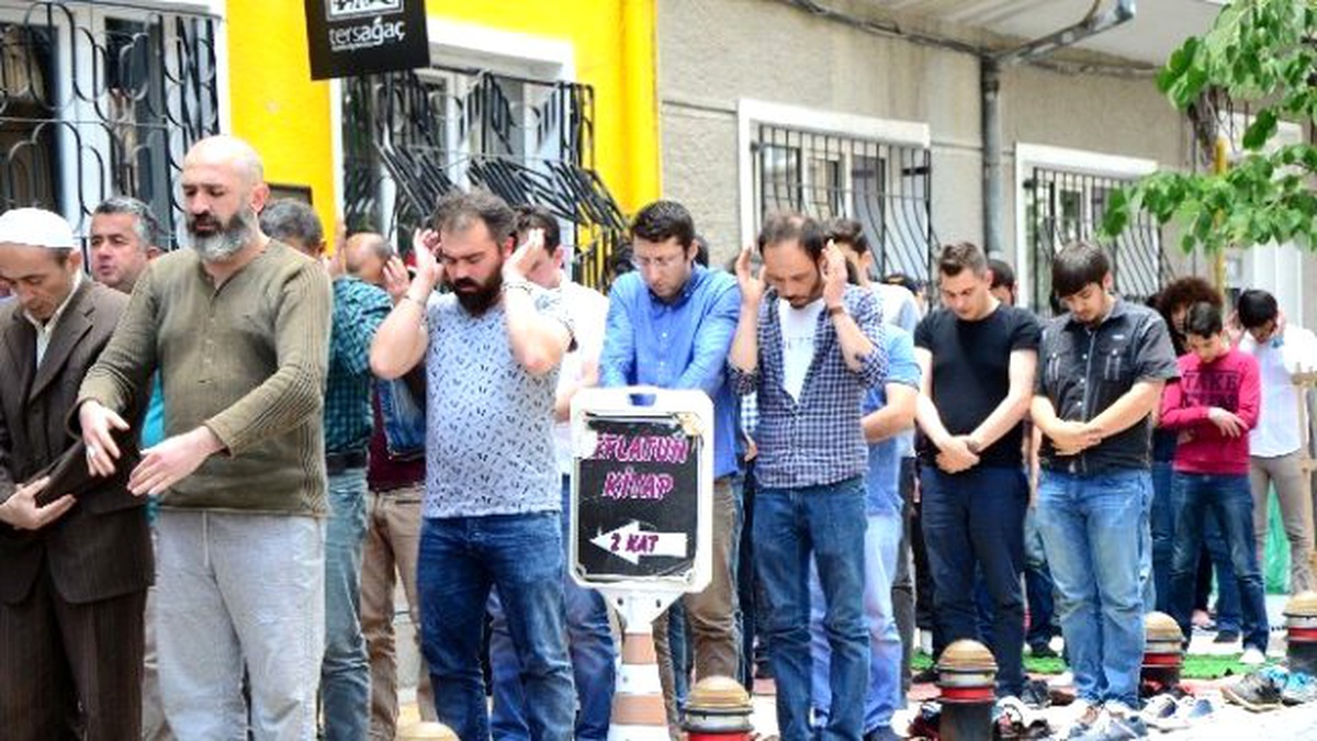 Eskişehir\'de Ramazan Ayının İlk Cuması Kılındı