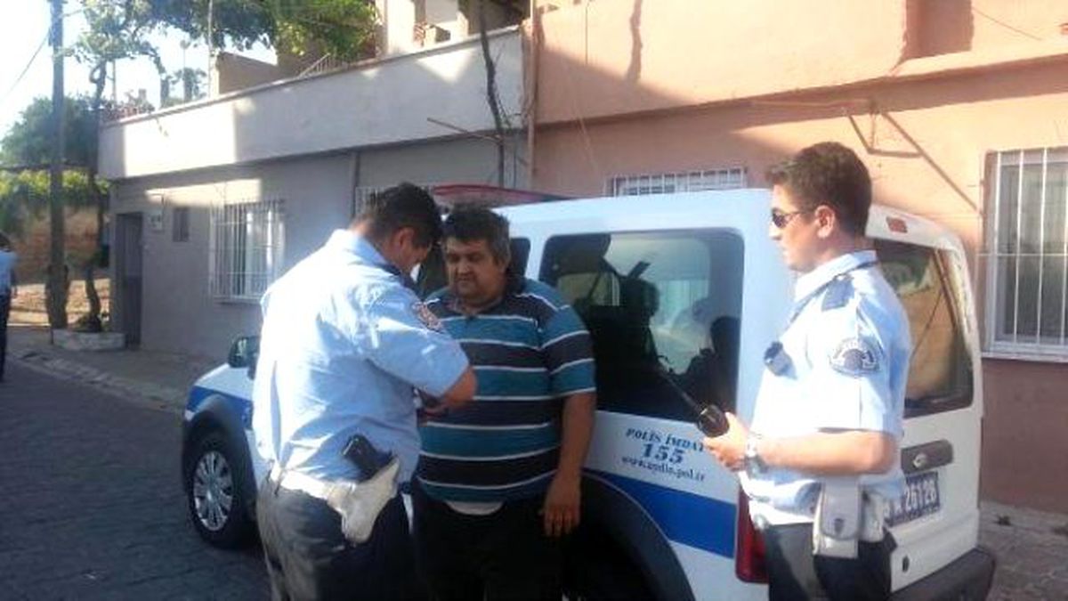 Freni Boşalan Minibüs, Oturma Odasına Daldı