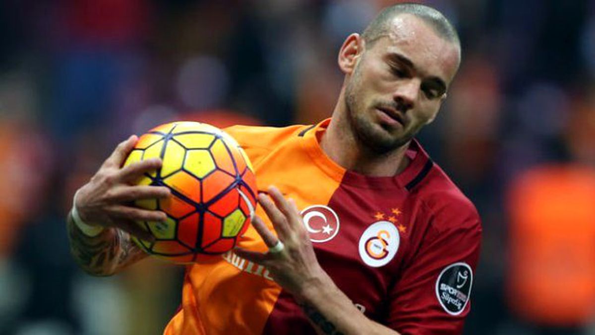 Galatasaray, Wesley Sneijder'e Gelen Teklifleri Değerlendirecek