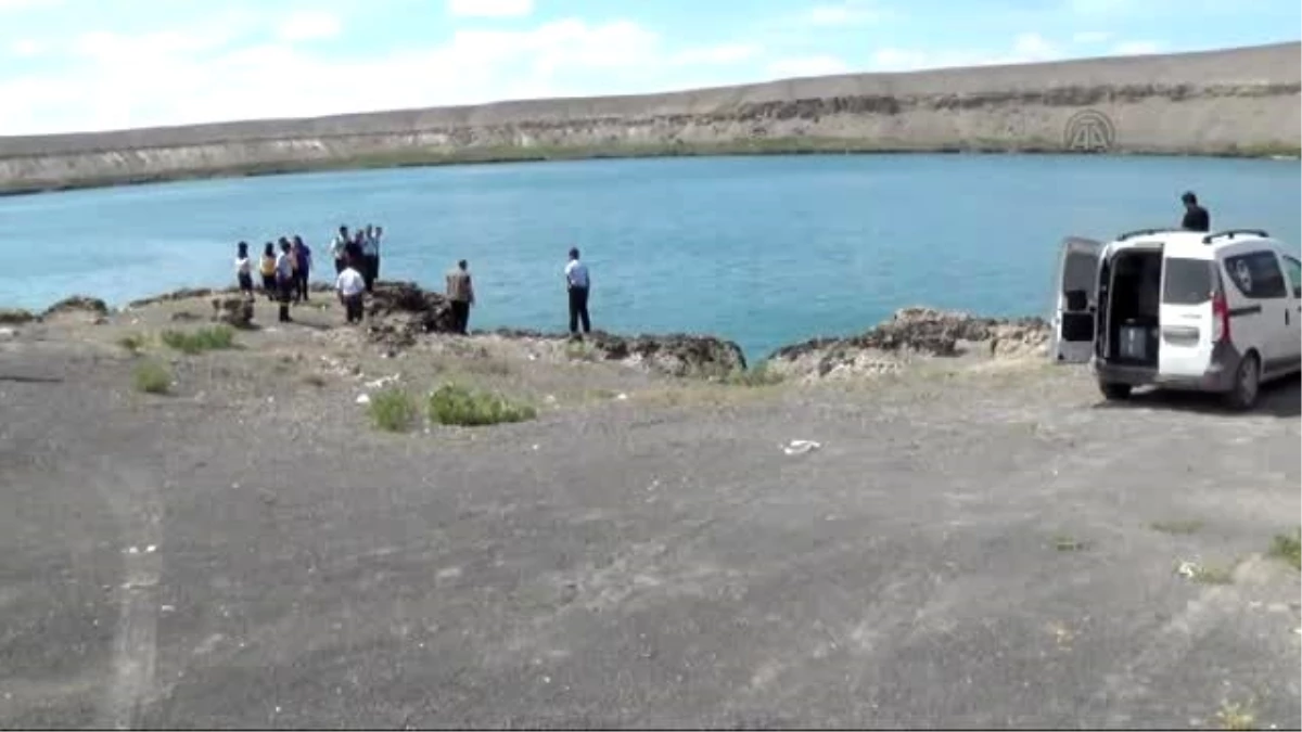 Göle Düşen Genç Kızı Polis Kurtardı