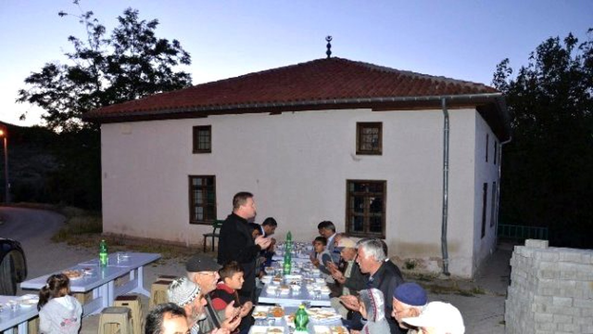 Günyüzü Belediyesi\'nden Her Gün Bir Mahallede İftar Yemeği