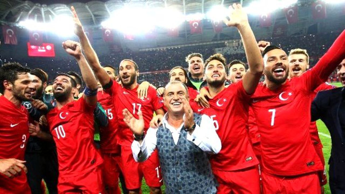 Gurbetçilerden A Milli Takım\'a Klip