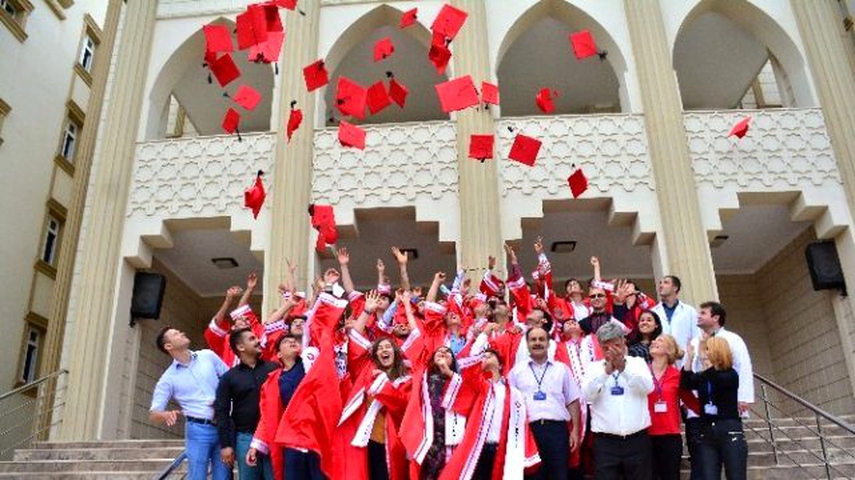 İlk"Lerin Lisesinde İlk Mezuniyet Sevinci