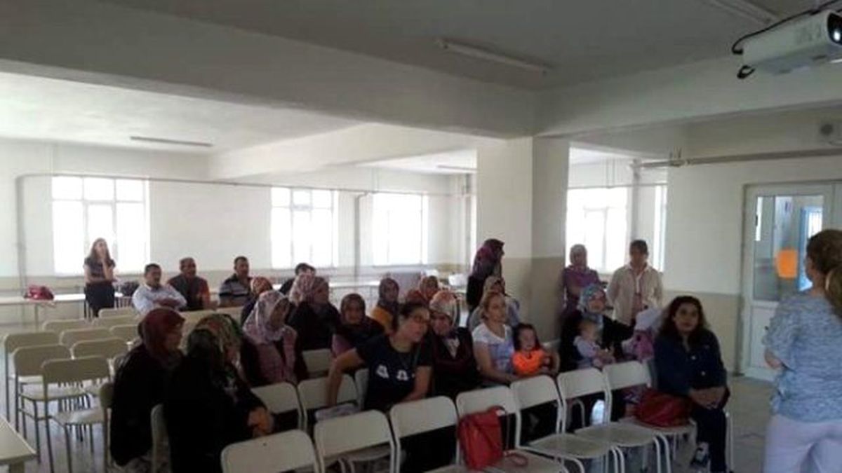 İlköğretim Öğrencilerine Ergenlik Eğitimi