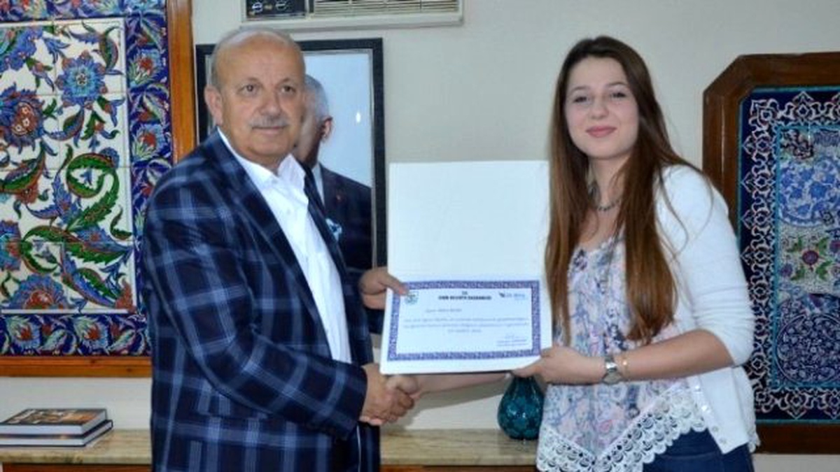 İznik Belediyesi\'nden Stajyer Öğrencilere Teşekkür Belgesi