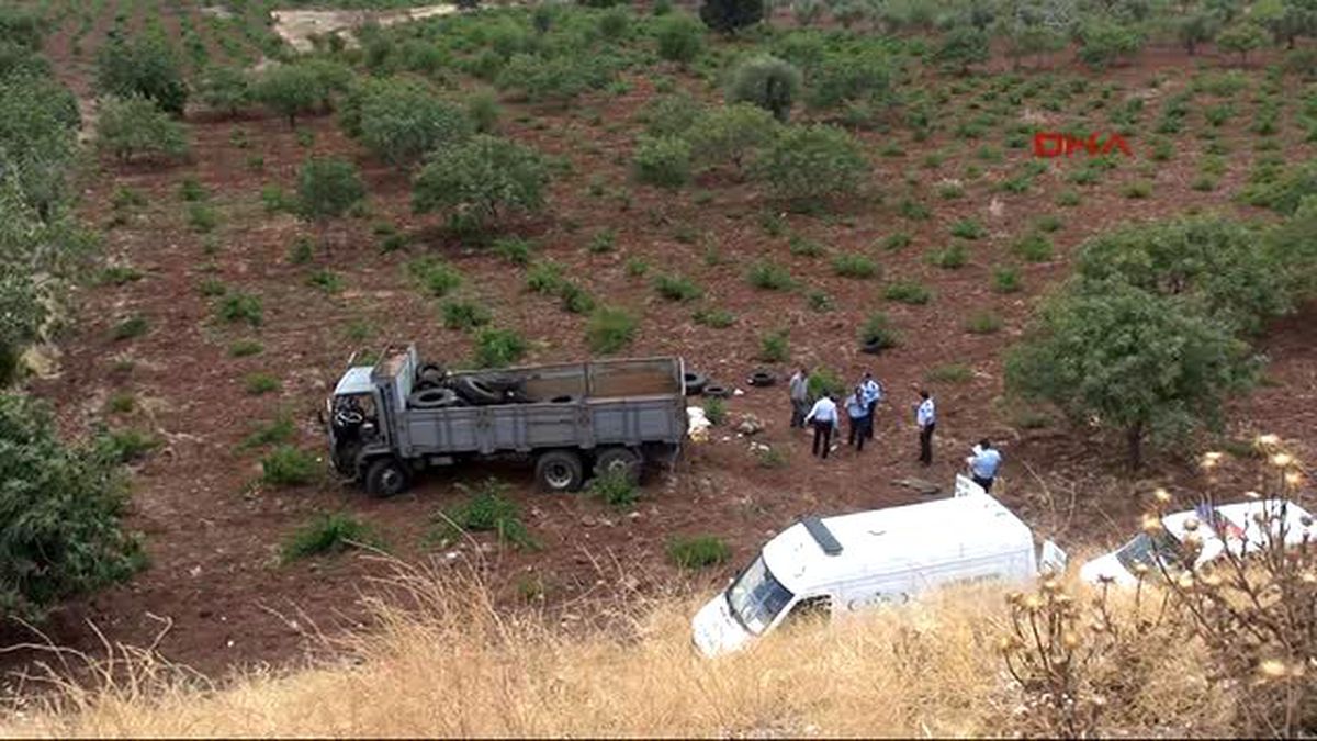 Kilis\'te Devrilen Kamyonun Sürücüsü Öldü