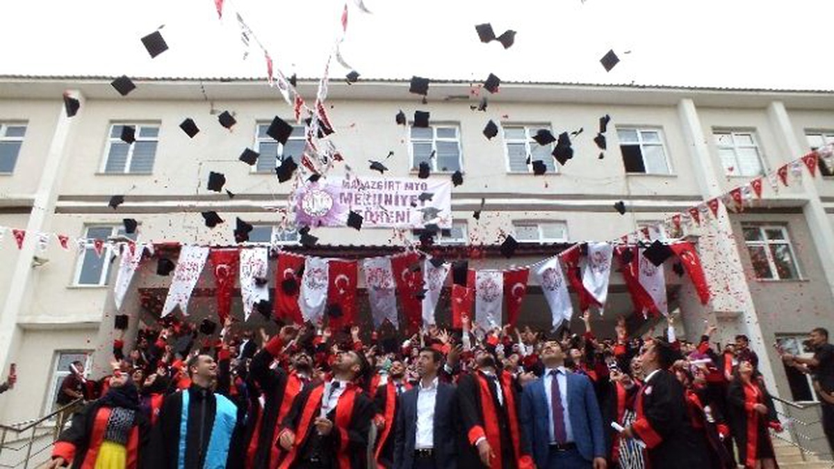 Malazgirt Meslek Yüksekokulu\'nda Mezuniyet Töreni