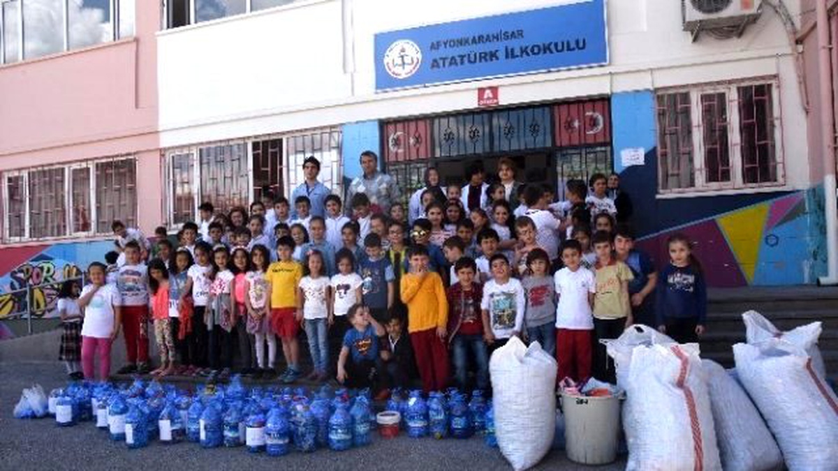 Öğrencilerden "Mavi Kapak Toplama Kampanyası"Na Destek