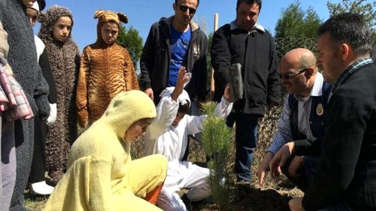 Özel Öğrenciler Fidan Dikti