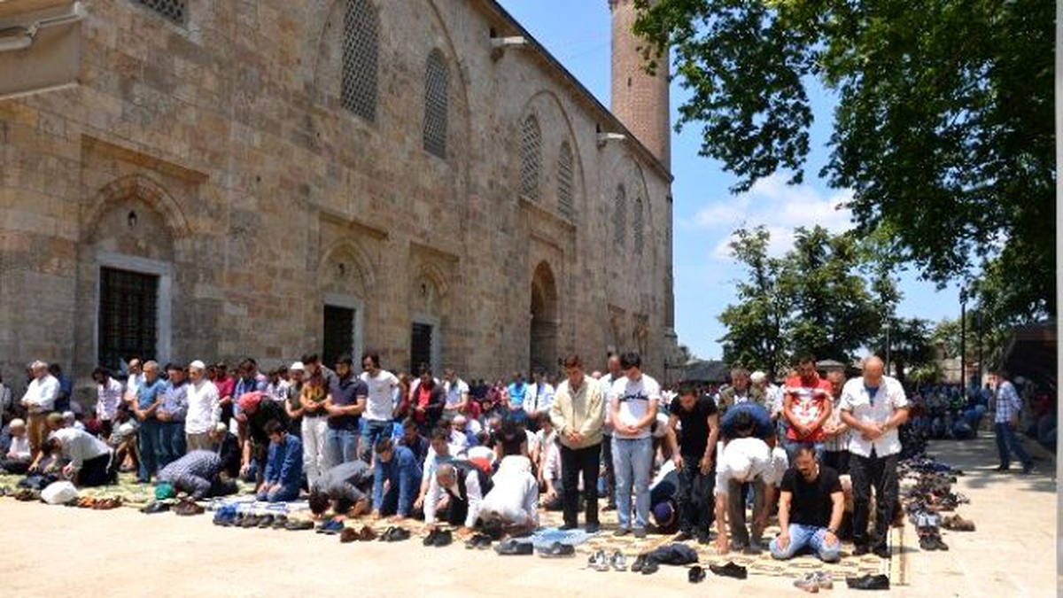 Ramazan Ayının İlk Cumasında Ulucami Doldu Taştı