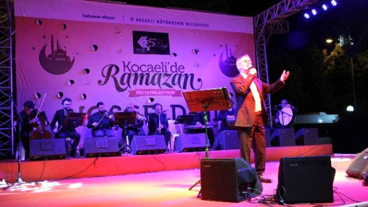 Sami Özer, İlahilerini Kocaeli\'de Seslendirdi