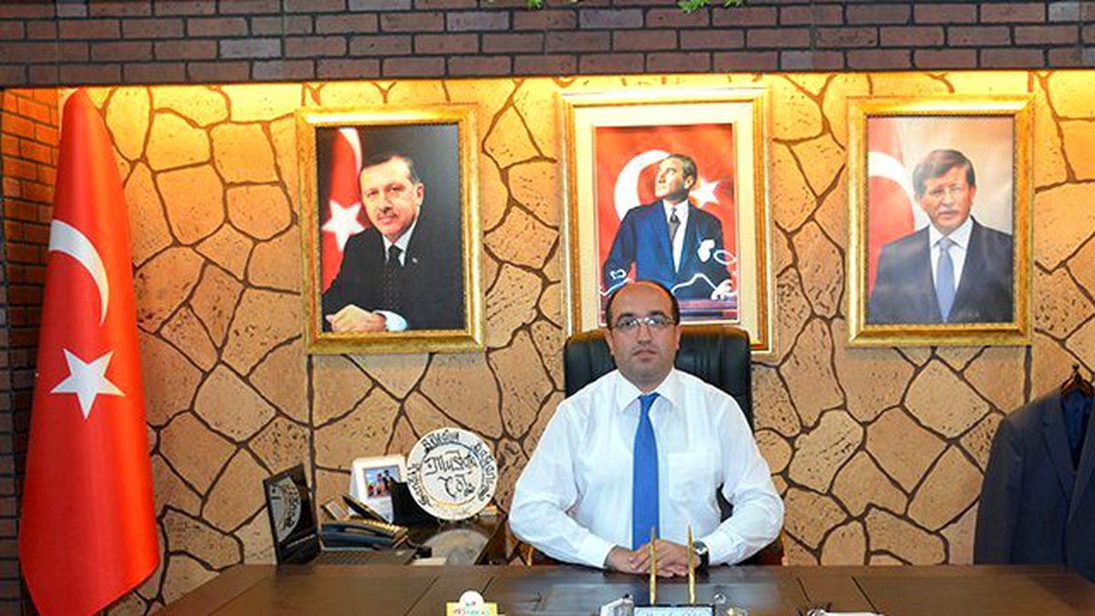 Sandıklı Belediye Başkanı Çöl'e Bıçaklı Saldırı Girişimi