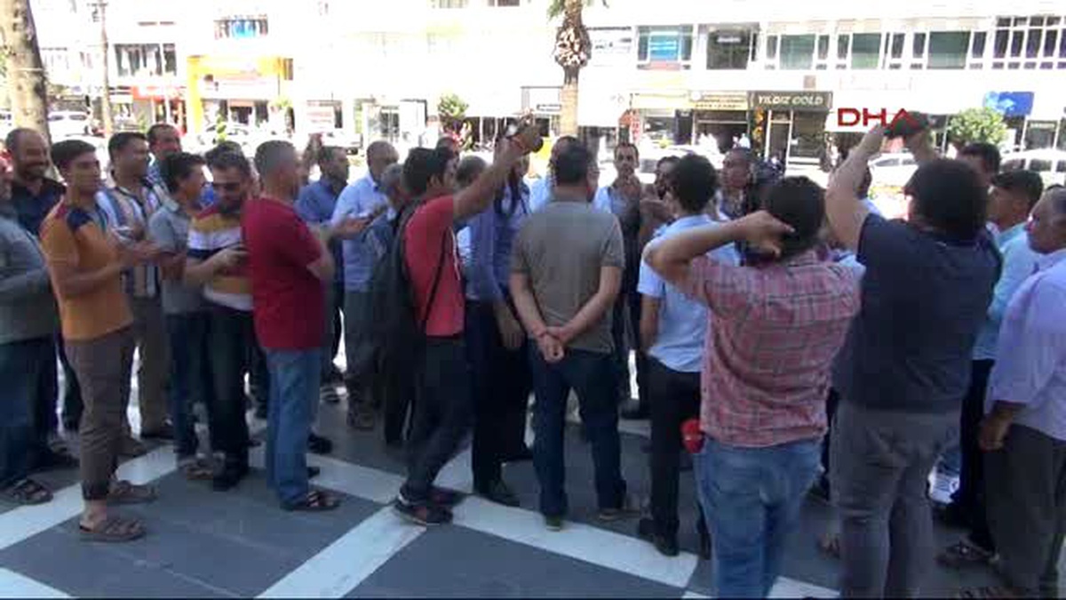 Şanlıurfa Altyapı Hizmeti Alamayan Mahalleli, Belediyeyi Protesto Etti