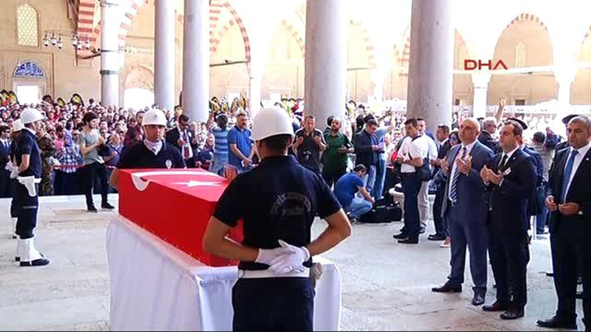 Şehit Polis Nefise Özsoy Son Yolculuğuna Uğurlanıyor
