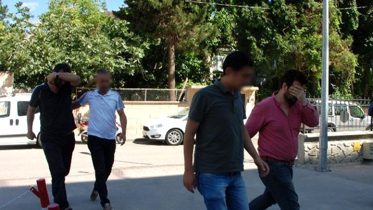 Sigara Kaçakçıları Adliyeye Sevk Edildi