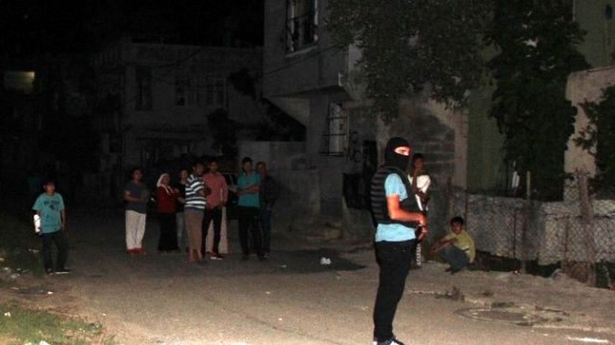Terör Örgütü Sempatizanları İki Sokağa Ses Bombası Attı